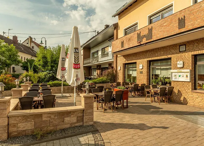 Hotel Restaurant Zur Neroburg