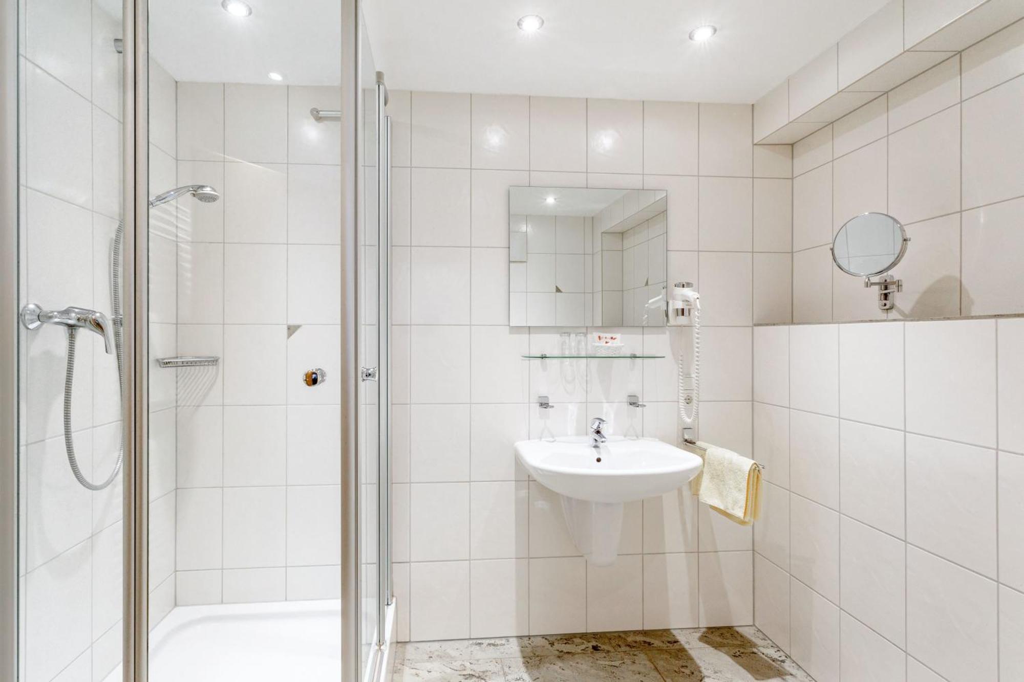 Hotel Restaurant Zur Neroburg 3*
