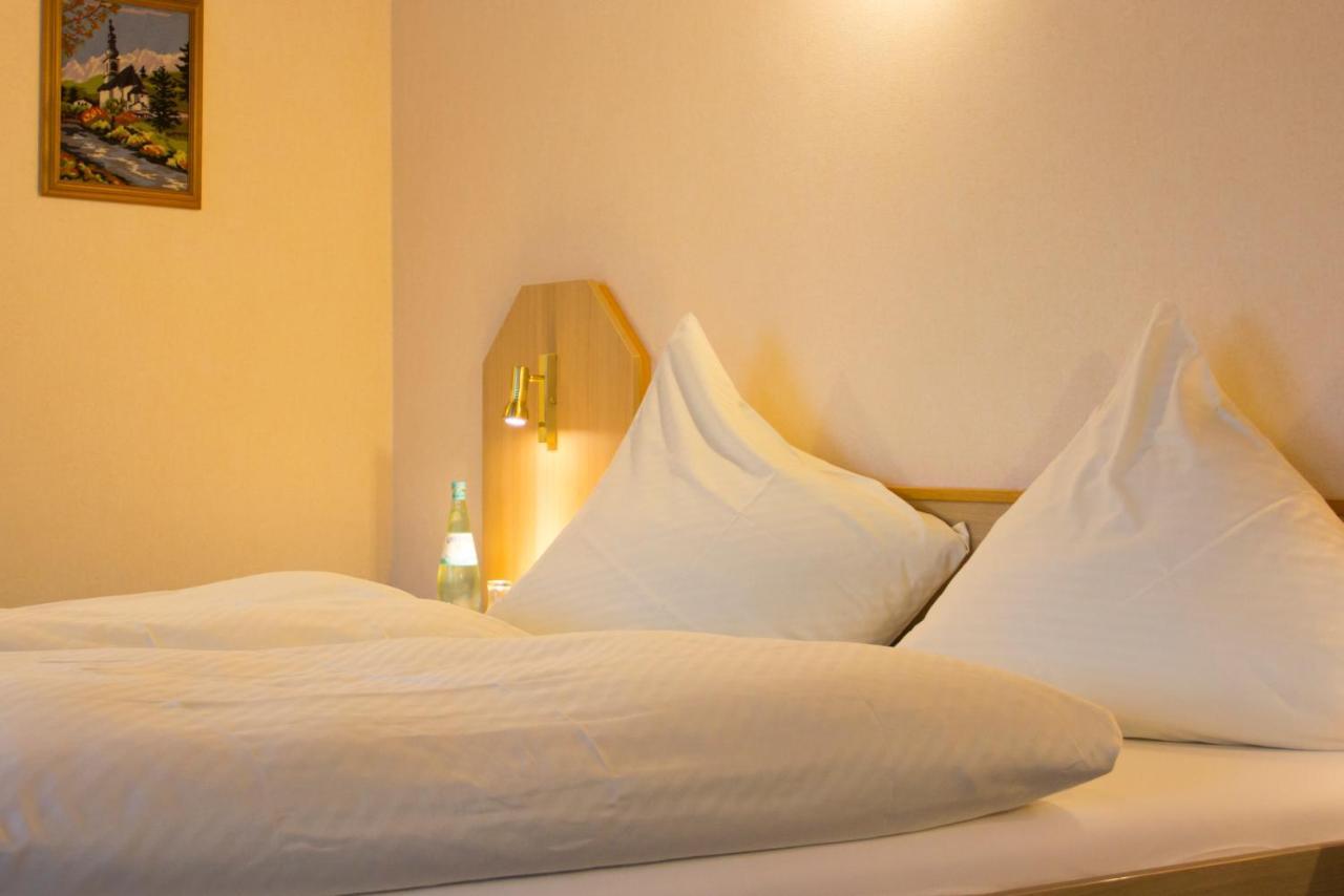 Hotel Restaurant Zur Neroburg 3*