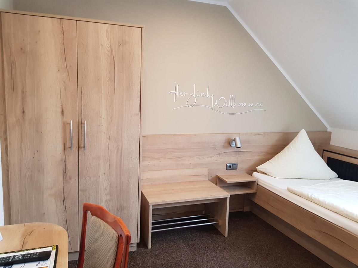 Hotel Restaurant Zur Neroburg 3*