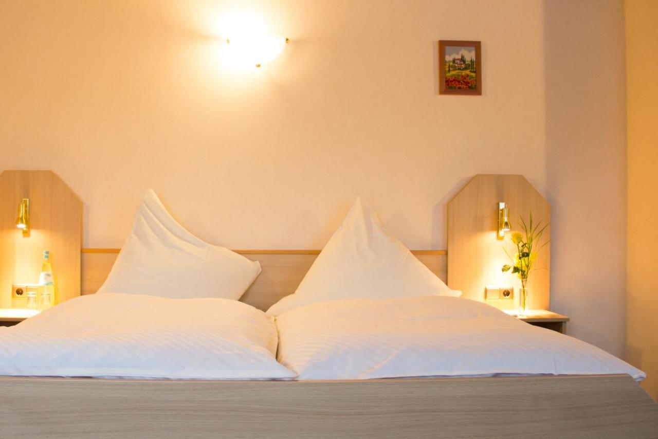 Hotel Restaurant Zur Neroburg 3*